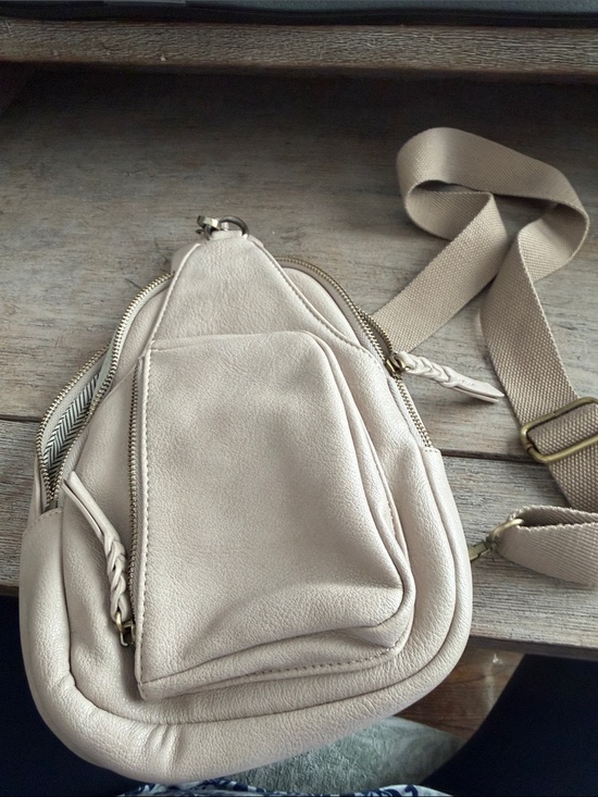 Urban Expressions Handbags - Urban Expressions Cream Leather Crossbody Sling Bag - Cream